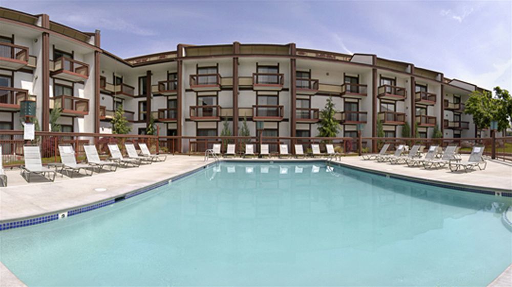 Red Lion Hotel Wenatchee City Center מראה חיצוני תמונה