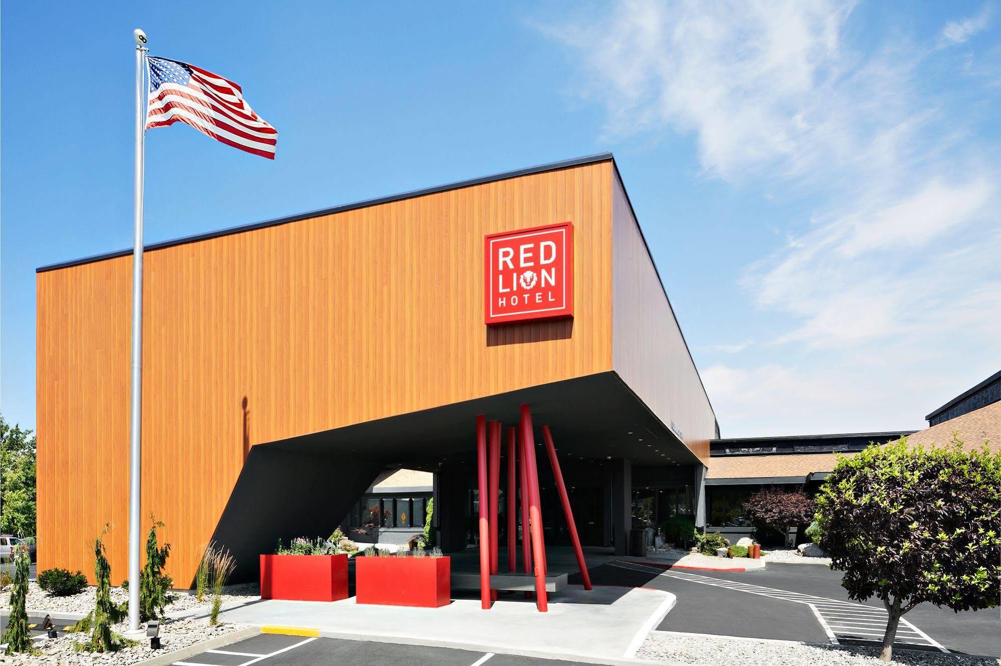 Red Lion Hotel Wenatchee City Center מראה חיצוני תמונה
